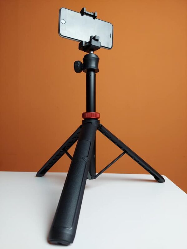 Ulanzi MT44 Extendable Vlog Tripod - Image 2